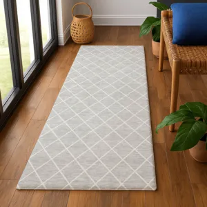 Luxury Washable Indoor/Outdoor The Reserve Silver 2\'3\" x 7\'6\" Runner Rug