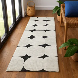 Luxury Washable Indoor/Outdoor The Reserve Black 2\'3\" x 7\'6\" Runner Rug