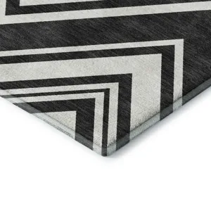 Luxury Washable Indoor/Outdoor The Reserve Black 8\' x 8\' Round Rug