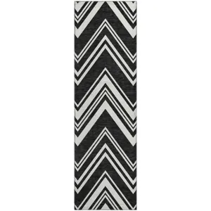Luxury Washable Indoor/Outdoor The Reserve Black 2\'3\" x 7\'6\" Runner Rug