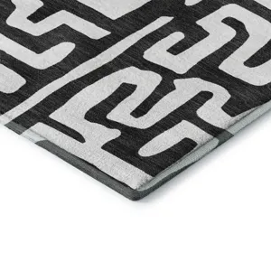 Luxury Washable Indoor/Outdoor The Reserve Black 5\' x 7\'6\" Rug