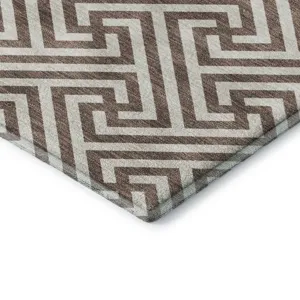 Luxury Washable Indoor/Outdoor The Reserve Coffee 8\' x 8\' Round Rug