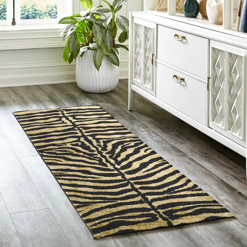 Akina Gold 2\'3\" x 7\'6\" Runner Rug