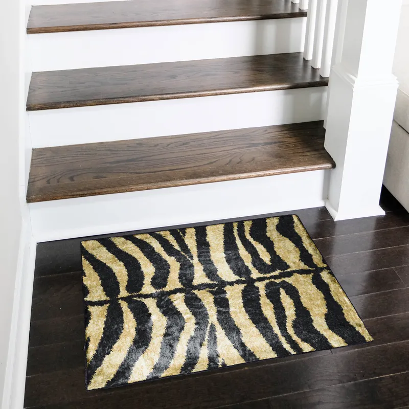 Akina Gold 1\'8\" x 2\'6\" Rug