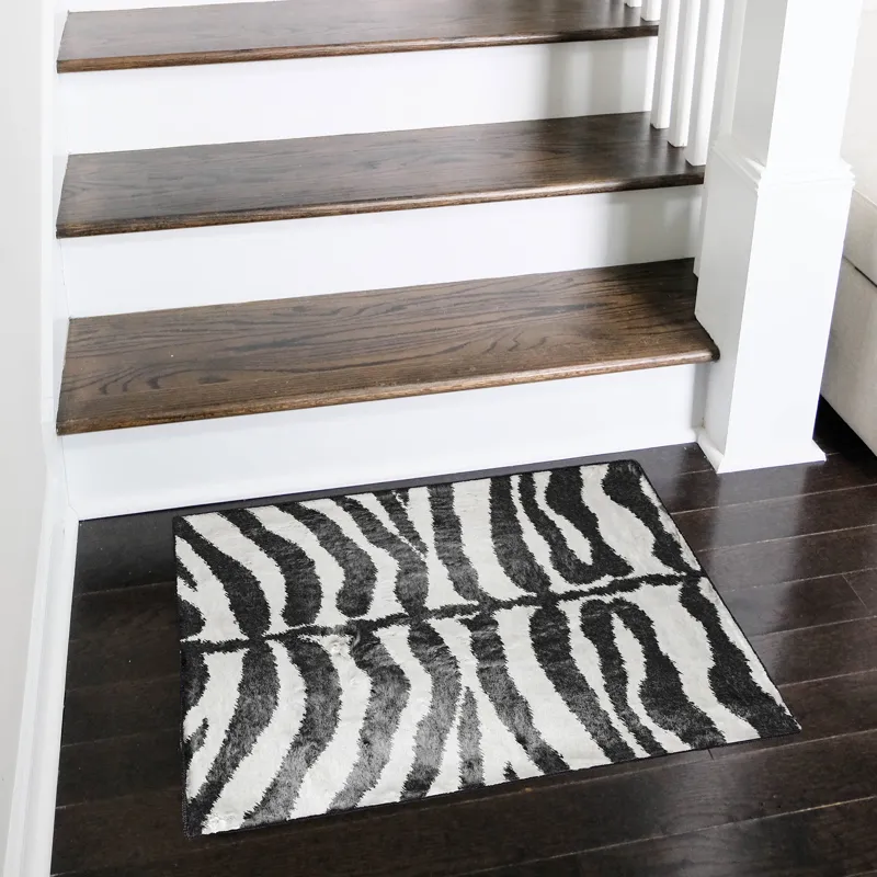 Akina Ivory 1\'8\" x 2\'6\" Rug