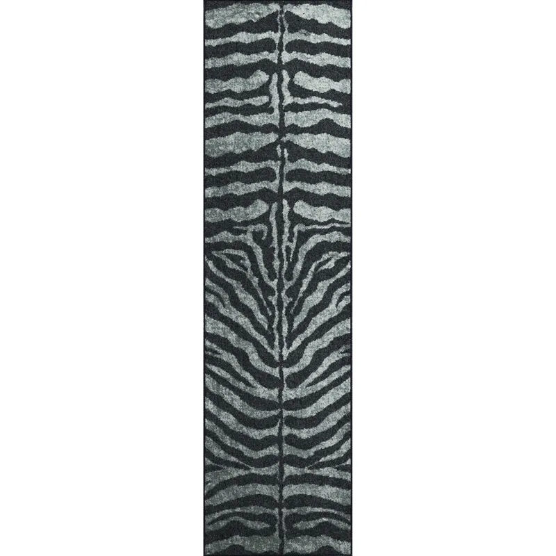 Akina Midnight 2\'3\" x 7\'6\" Runner Rug