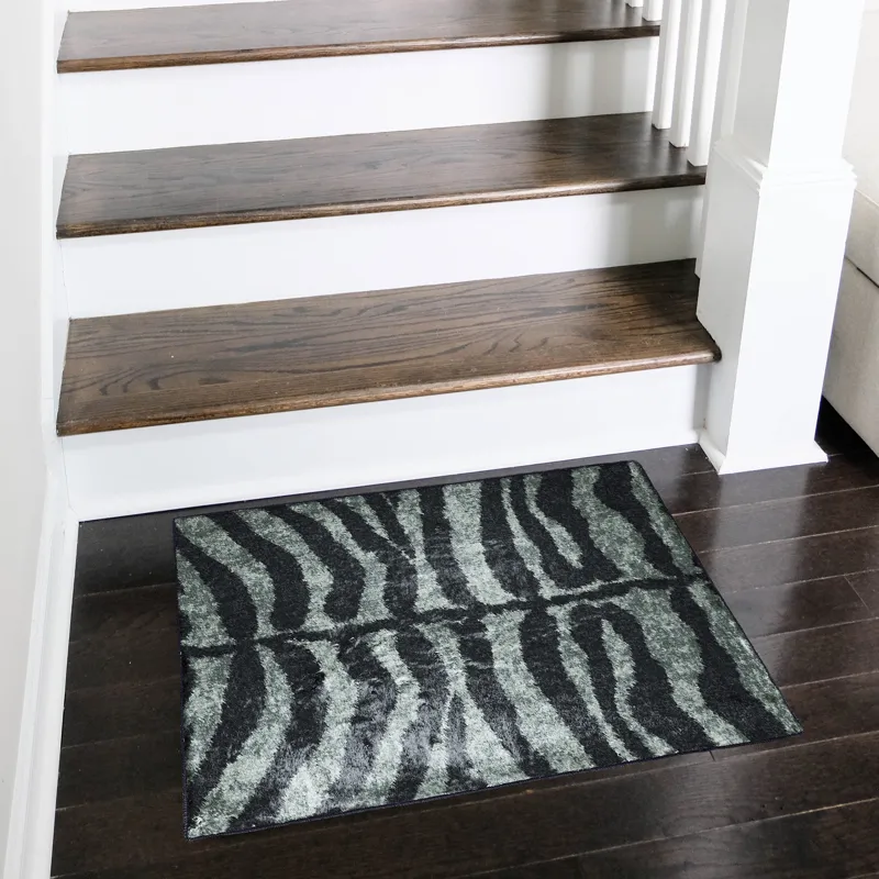 Akina Midnight 1\'8\" x 2\'6\" Rug