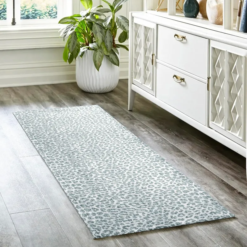 Akina Flannel 2\'3\" x 7\'6\" Runner Rug