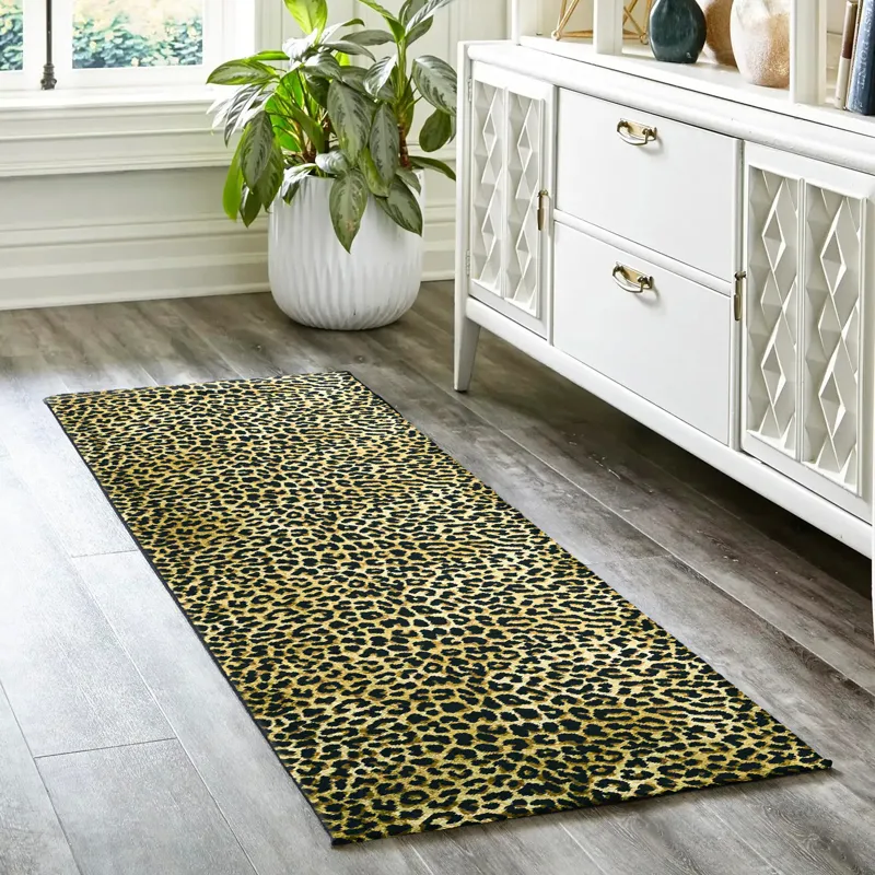 Akina Gold 2\'3\" x 7\'6\" Runner Rug