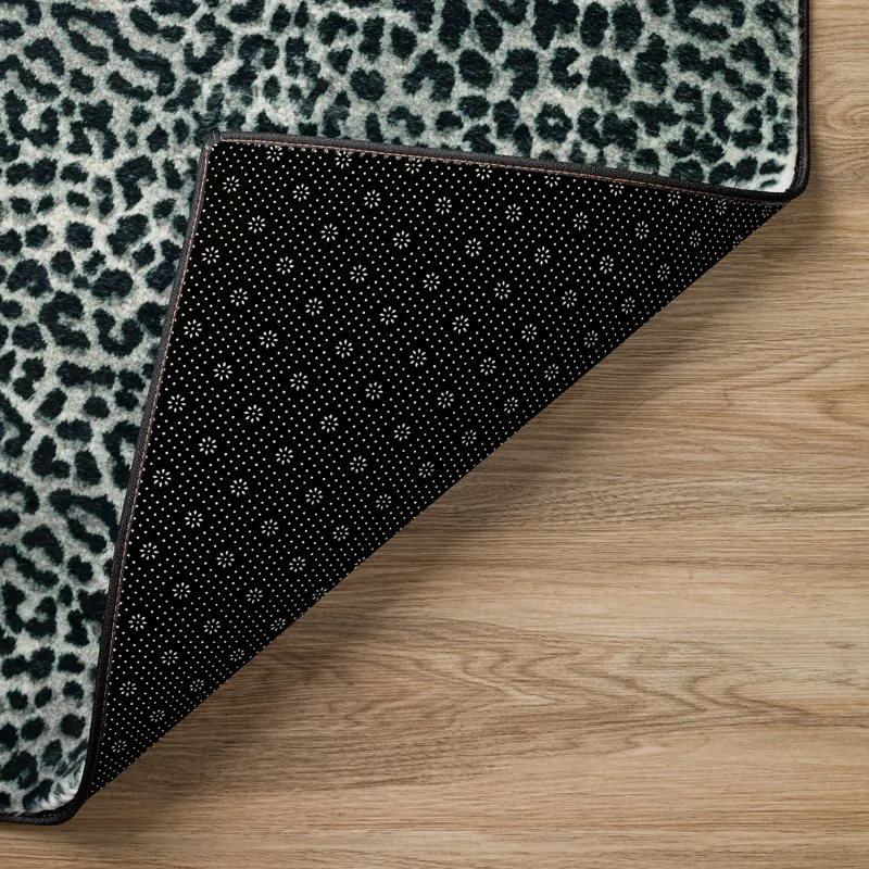 Akina Midnight 1\'8\" x 2\'6\" Rug
