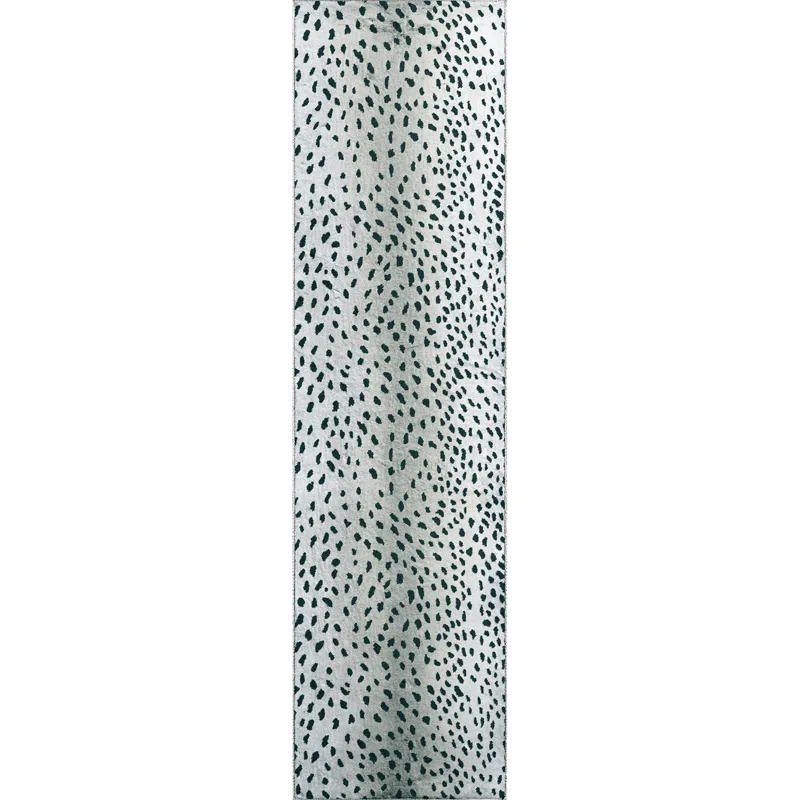 Akina Ivory 2\'3\" x 7\'6\" Runner Rug