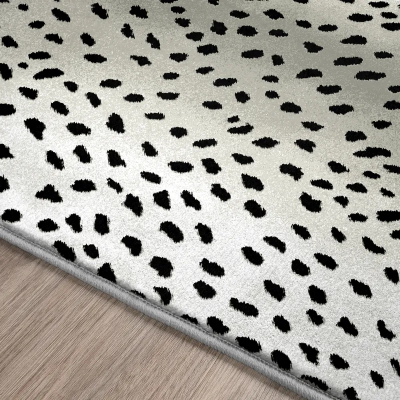 Akina Ivory 2\'3\" x 7\'6\" Runner Rug