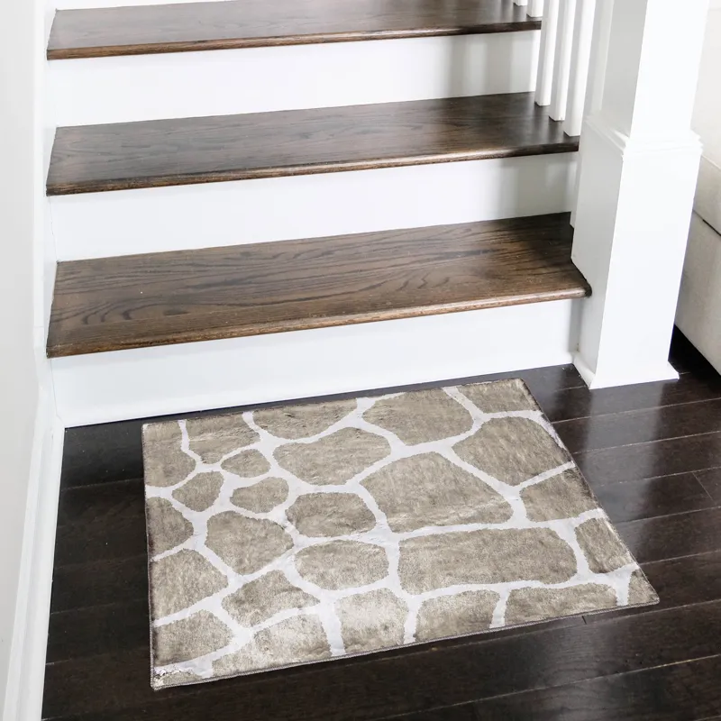 Akina Stone 1\'8\" x 2\'6\" Rug