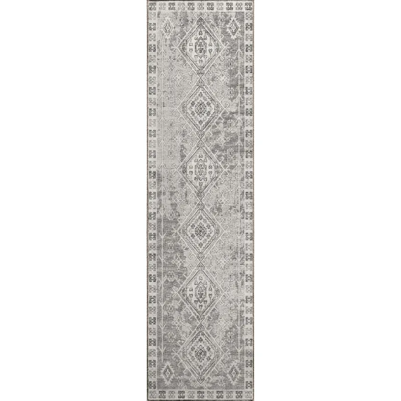 Brisbane Silver 2\'3\" x 7\'6\" Runner Rug