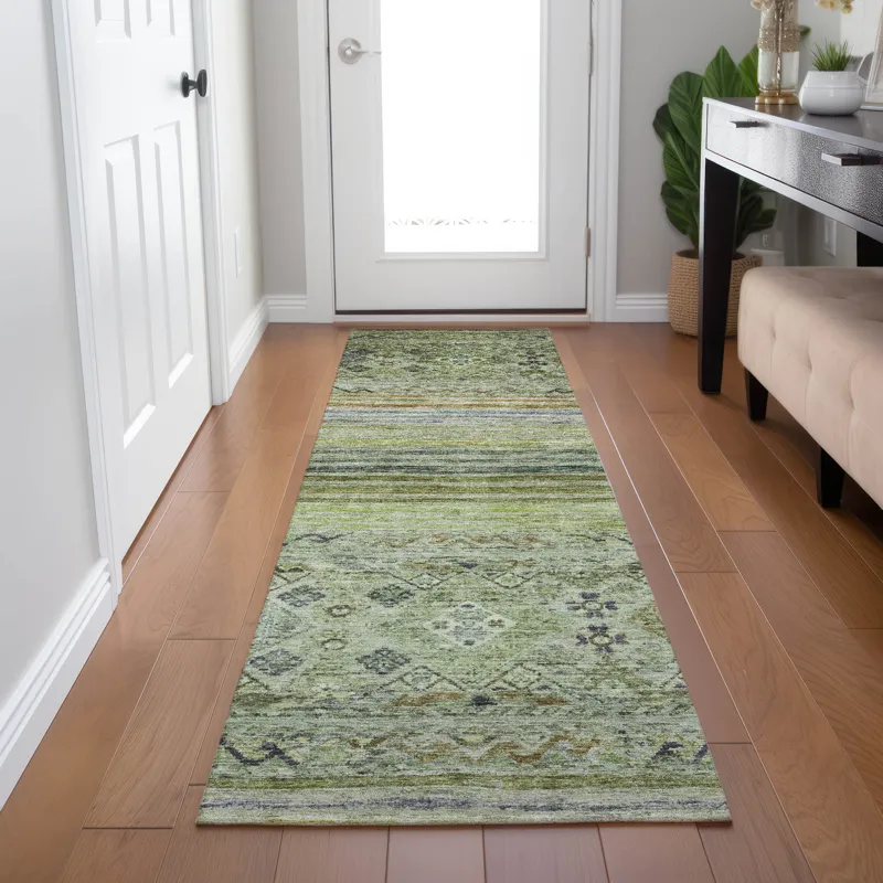 Indoor/Outdoor Karaj Aloe 2\'3\" x 7\'6\" Runner Rug