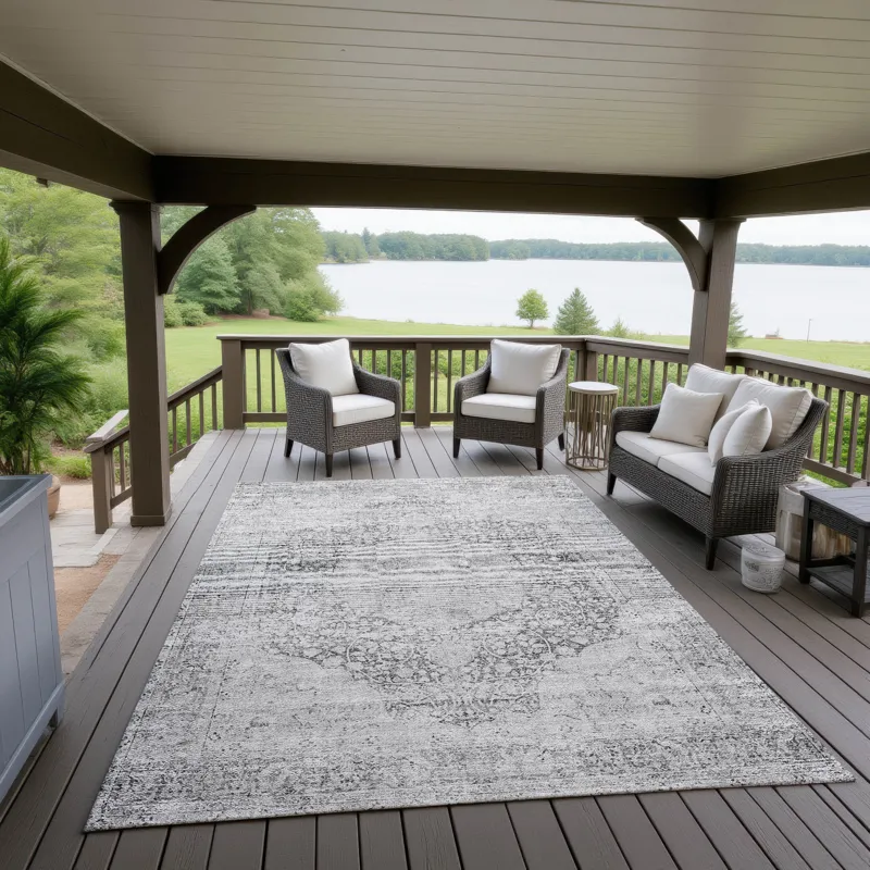 Indoor/Outdoor Karaj Gray 2\'6\" x 3\'10\" Rug