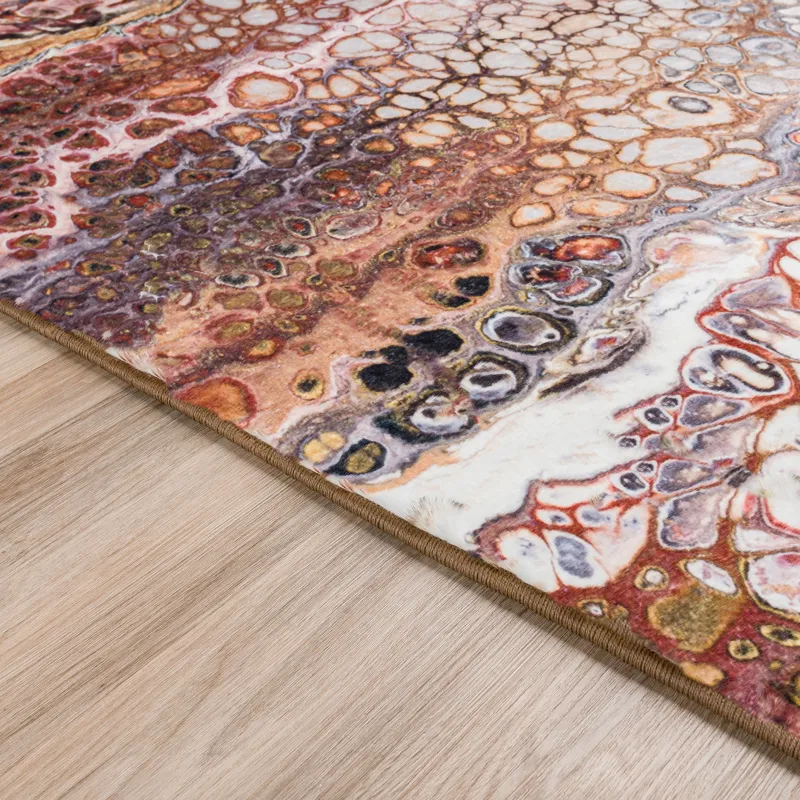 Kikiamo Canyon 2\'3\" x 7\'6\" Runner Rug