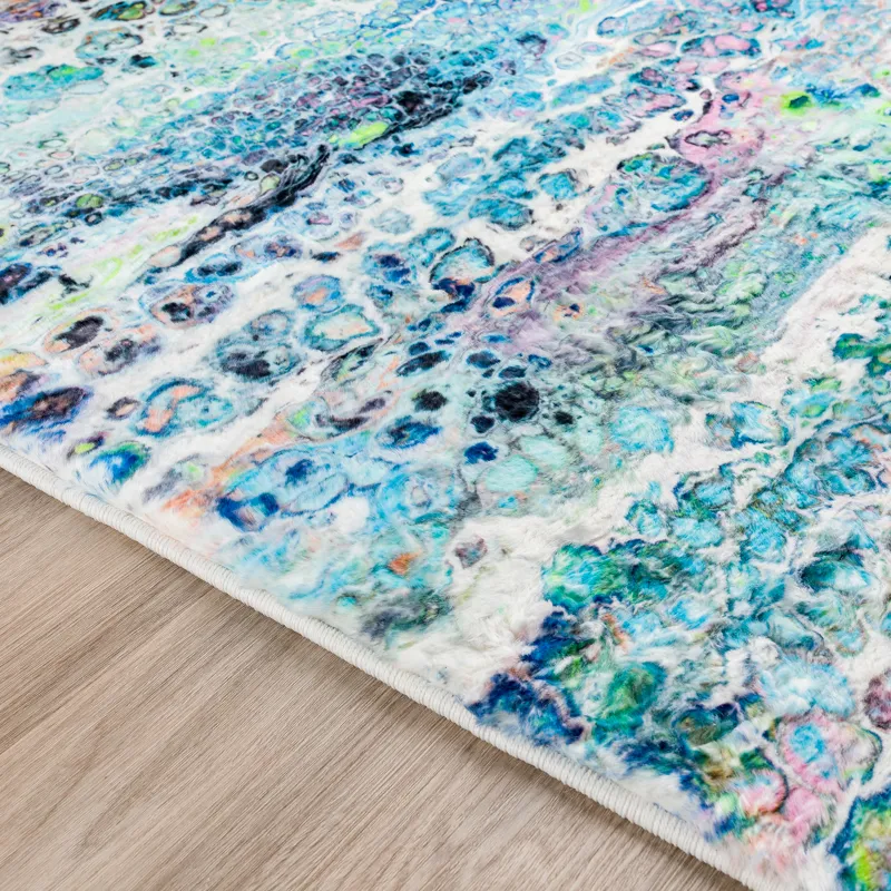 Kikiamo Twilight 1\'8\" x 2\'6\" Rug