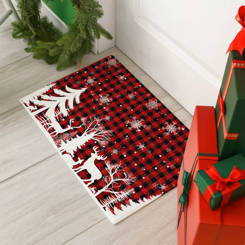 Luxury Washable Indoor/Outdoor Merry & Bright Red 1\'8\" x 2\'6\" Rug