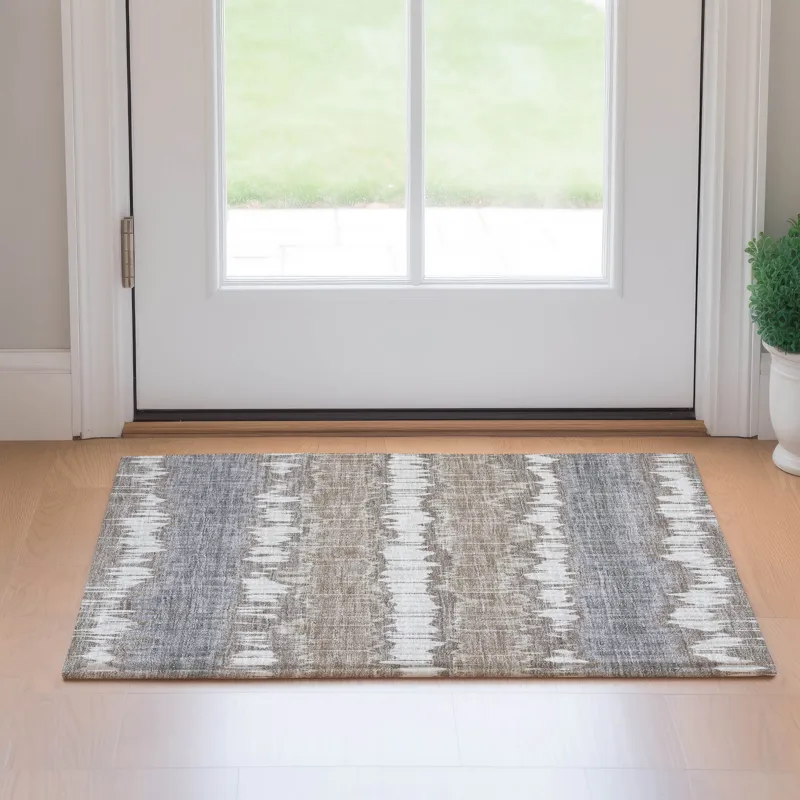 Machine Washable Indoor/Outdoor Neo Taupe 1\'8\" x 2\'6\" Rug