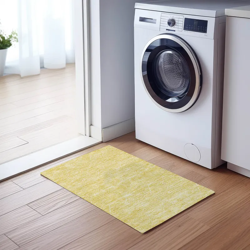 Luxury Washable Indoor/Outdoor Solace Yellow 1\'8\" x 2\'6\" Rug