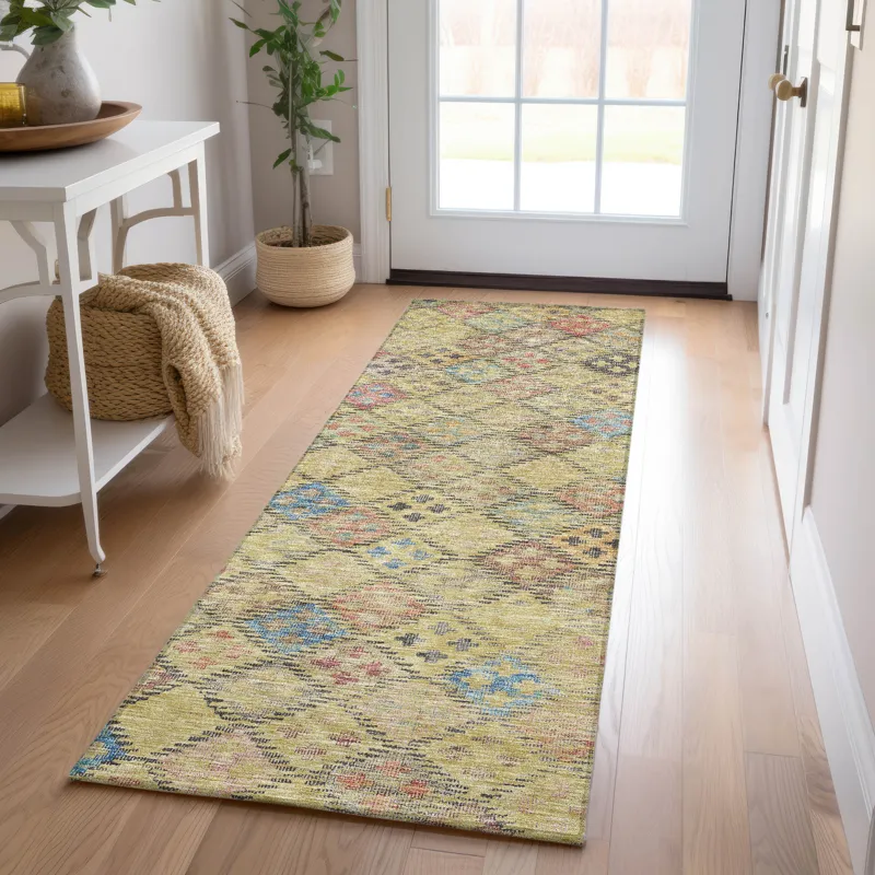 Luxury Washable Indoor/Outdoor Solace Gold 2\'3\" x 7\'6\" Runner Rug