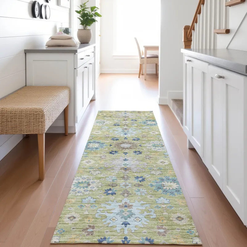 Indoor/Outdoor Silk Road Aloe 2\'3\" x 7\'6\" Runner Rug