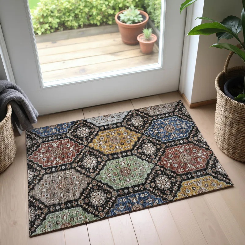 Indoor/Outdoor Silk Road Black 1\'8\" x 2\'6\" Rug