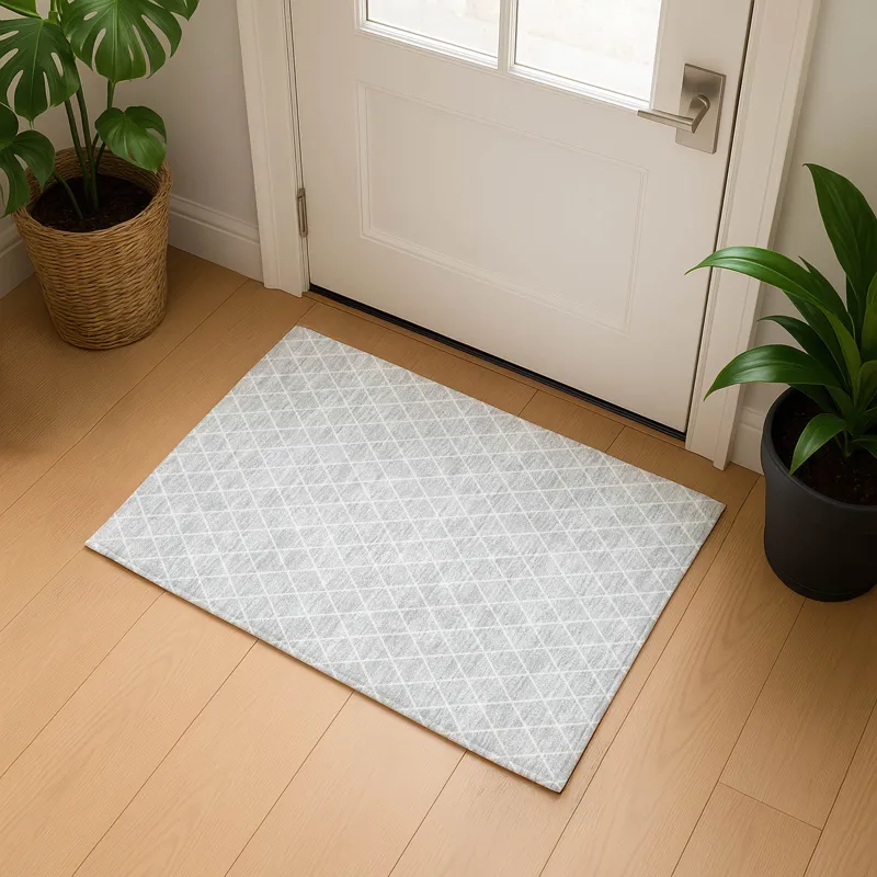 Luxury Washable Indoor/Outdoor The Reserve Silver 1\'8\" x 2\'6\" Rug