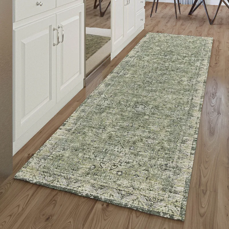 Tuscany Green 2\'6\" x 8\' Runner Rug