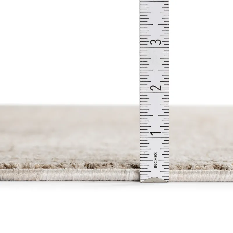 Vienna Ivory 2\'3\" x 7\'10\" Runner Rug