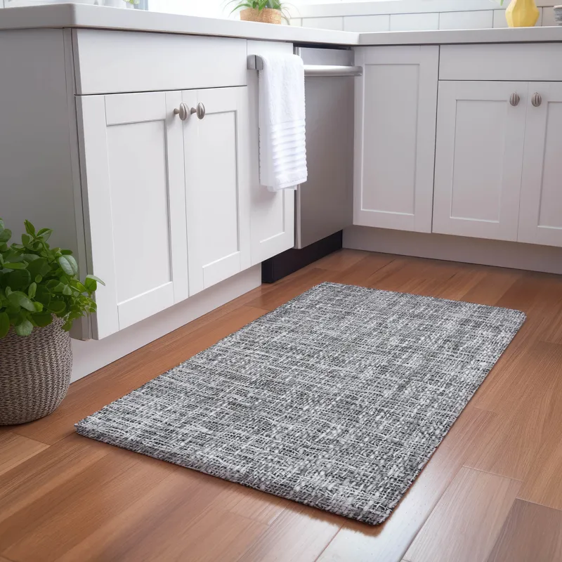 Luxury Washable Voyage Gray 1\'8\" x 2\'6\" Rug
