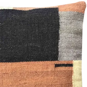 Hardy Pillow