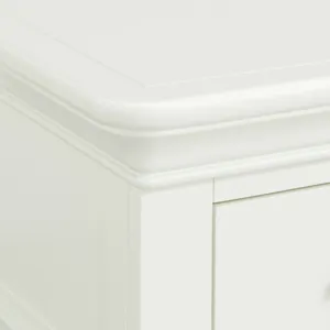 Coy Side Table W/Power Port USB in White