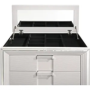 Twenty Nine White 4PC Queen Set w/CH