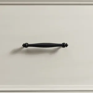 Slater Queen Bed in Antique White