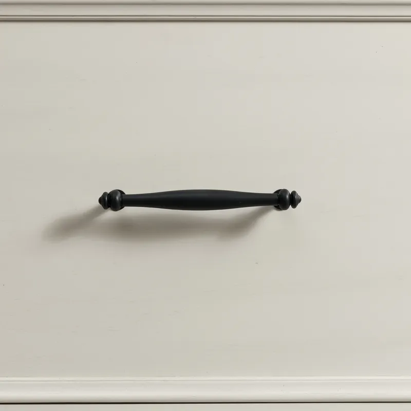 Slater Queen Bed in Antique White