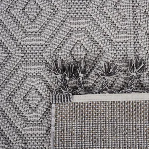 Guros - 4\' x 6\' Geometric Indoor / Outdoor Area Rug - White