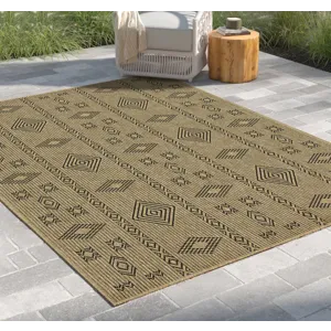 Earth - 7\'10\" X 10\'3\" Indoor / Outdoor Area Rug - Natural / Black