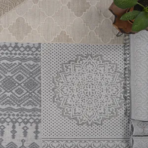 8\' x 10\' Geometric Indoor / Outdoor Area Rug - Gray / White