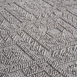 Guros - 6\' x 9\' Traditional Indoor / Outdoor Area Rug - White