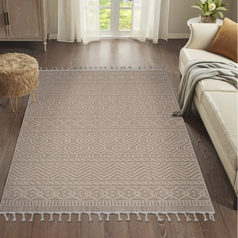 6\' x 9\' Geometric Indoor / Outdoor Area Rug - Mocha