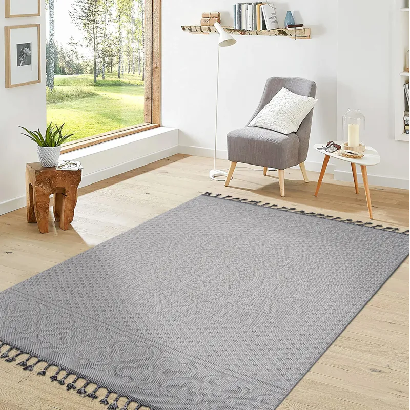 Guros - 4\' x 6\' Medallion Indoor / Outdoor Area Rug - White / Ivory