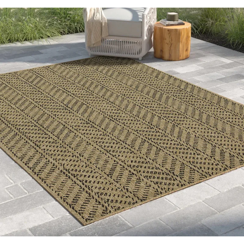 Earth - 5\'3\" X 7\'3\" Indoor / Outdoor Area Rug - Natural / Black