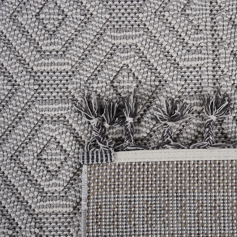Guros - 4\' x 6\' Geometric Indoor / Outdoor Area Rug - White