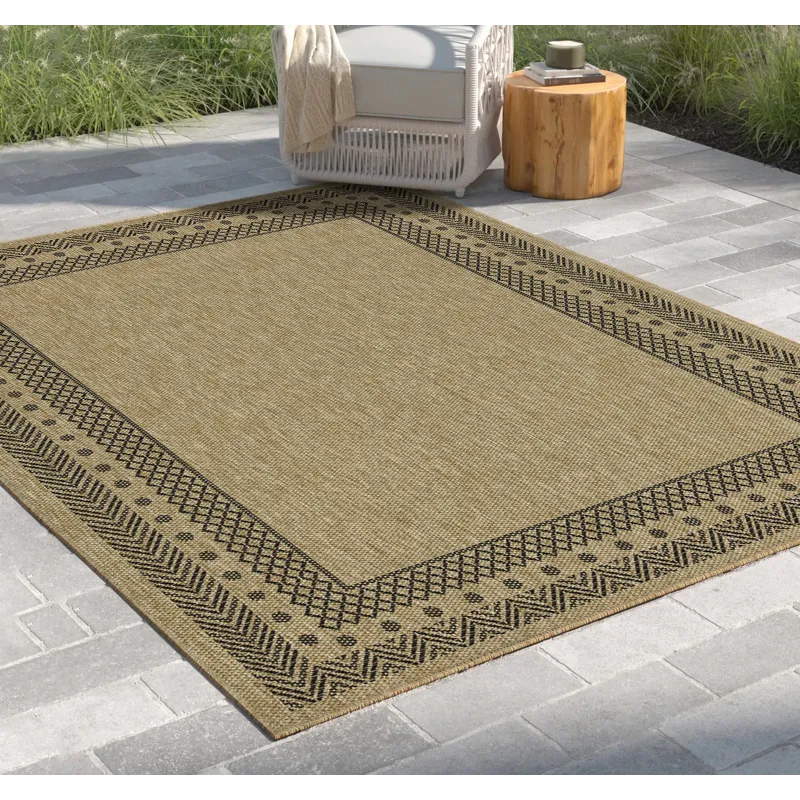 Earth - 5\'3\" X 7\'3\" Polypropylene Indoor / Outdoor Area Rug - Jute / Black