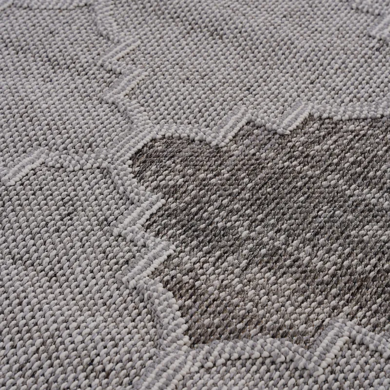 5\' x 7\' Trellis Indoor / Outdoor Area Rug - White / Gray
