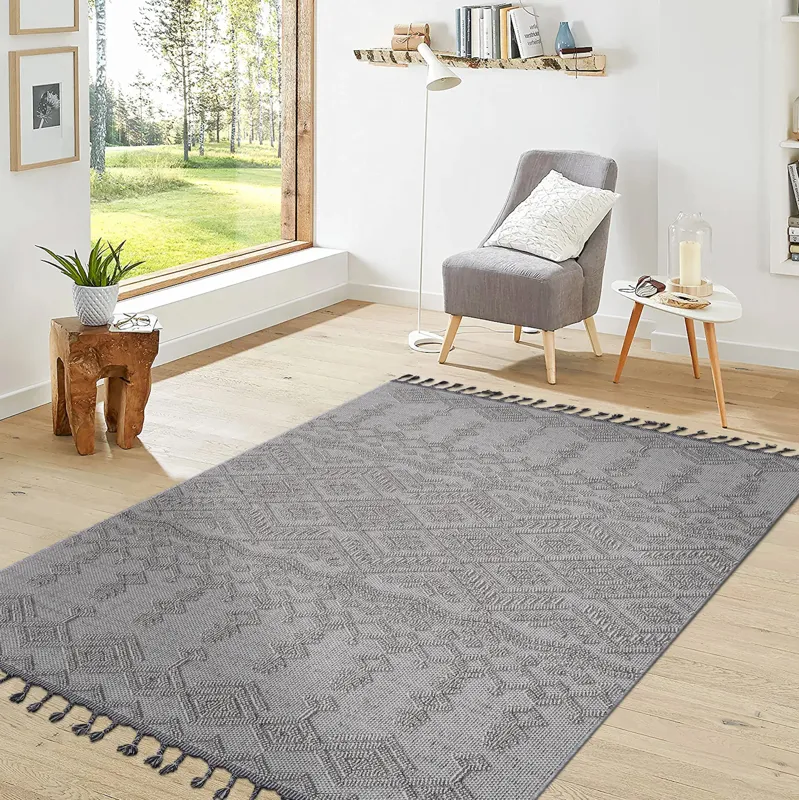 Guros - 6\' x 9\' Traditional Indoor / Outdoor Area Rug - White
