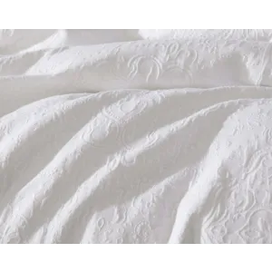 Maddie Matelass&eacute; 3 pc King Comforter Set