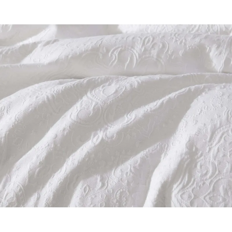 Maddie Matelass&eacute; 3 pc King Comforter Set
